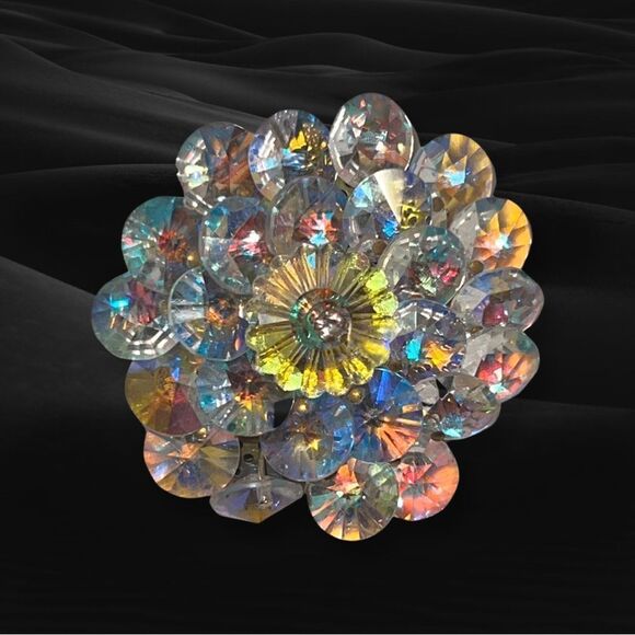 Vintage Aurora Borealis Layered Cluster Brooch with Rivoli and Margarita Stones - Picture 3 of 3